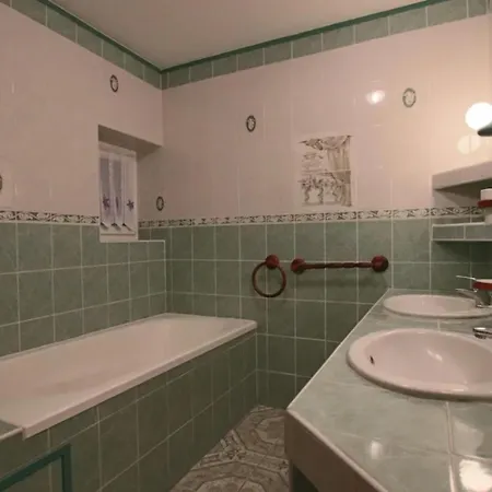 Holiday home Le Domaine Des 3 Iles Romegoux